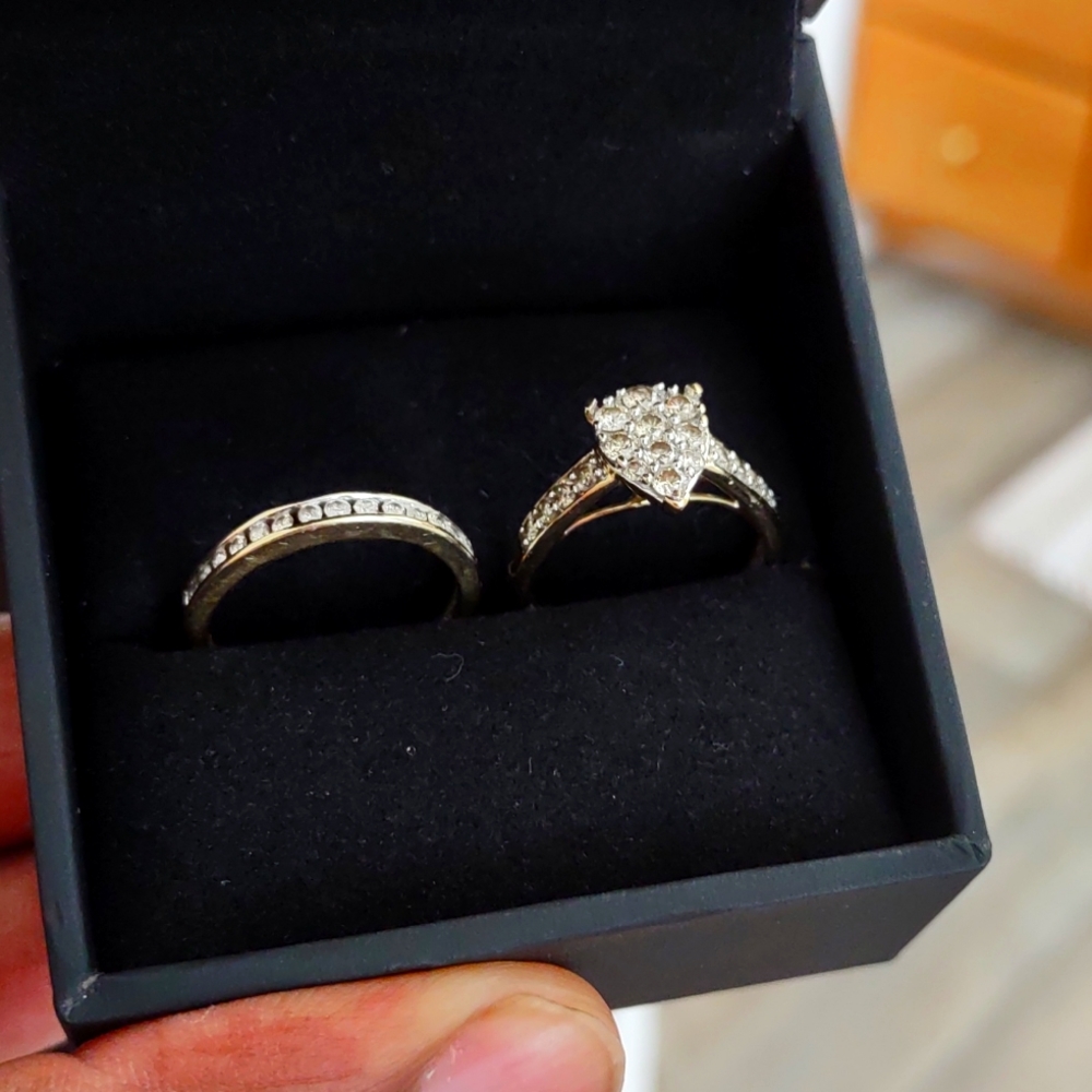 10k Gold 1ct Wedding Ring/ 10k Gold 1/2ct wedding band!!!